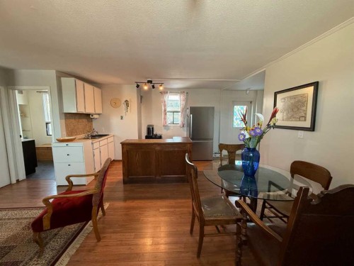 5012 51 Avenue, Ponoka, AB 