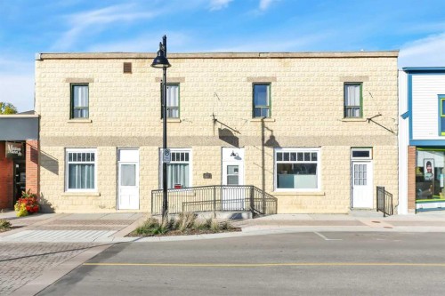 5012 51 Avenue, Ponoka, AB 