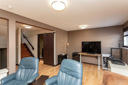 150 Robinson Avenue, Penhold, AB - Indoor