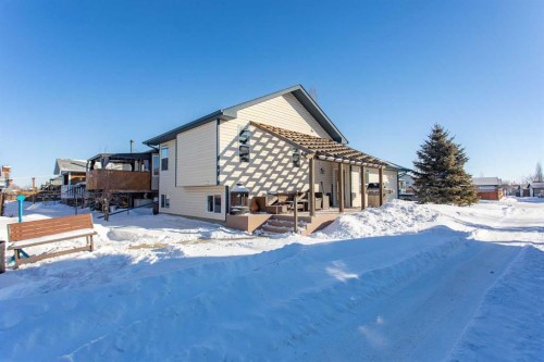 150 Robinson Avenue, Penhold, AB - Outdoor With Deck Patio Veranda