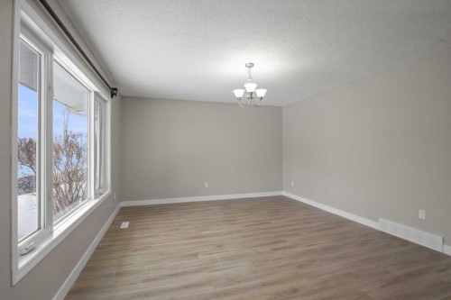 4108 53 Avenue, Innisfail, AB - Indoor Photo Showing Other Room