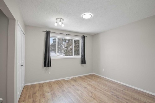 4108 53 Avenue, Innisfail, AB - Indoor Photo Showing Other Room