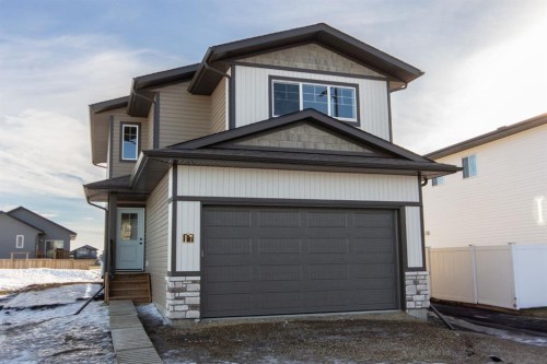 17 Trinity Street, Lacombe, AB - Outdoor