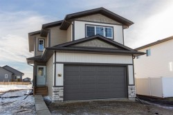 17 Trinity Street  Lacombe, AB T4L 0L1