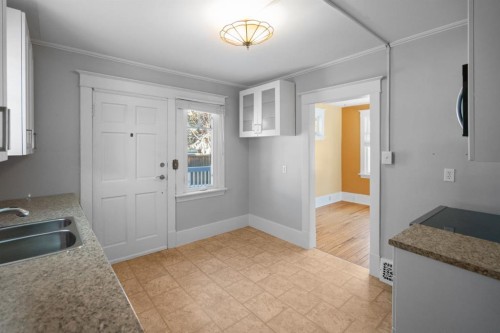 5318 49 Avenue, Camrose, AB - Indoor Photo Showing Kitchen With Double Sink