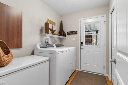 51 Phelan Close, Red Deer, AB - Indoor Photo Showing Laundry Room