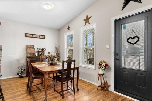 51 Phelan Close, Red Deer, AB - Indoor Photo Showing Dining Room
