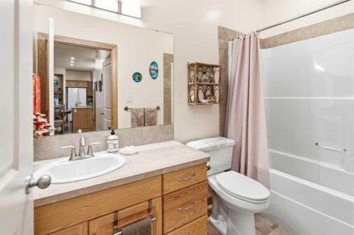 412-5213 61 Street, Red Deer, AB - Indoor Photo Showing Bathroom