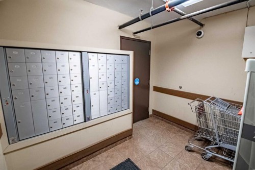 412-5213 61 Street, Red Deer, AB - Indoor Photo Showing Other Room