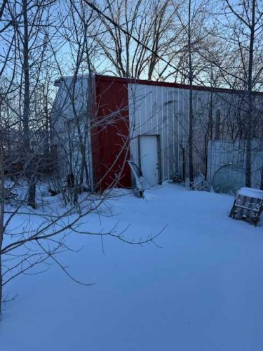 611 3 Avenue, Elnora, AB 