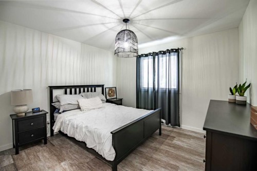 45 Sherwood Crescent, Red Deer, AB - Indoor Photo Showing Bedroom
