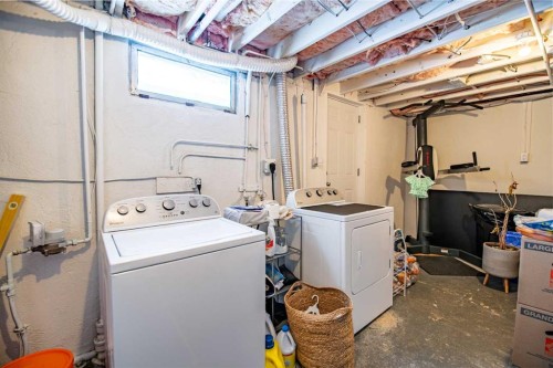 45 Sherwood Crescent, Red Deer, AB - Indoor Photo Showing Laundry Room
