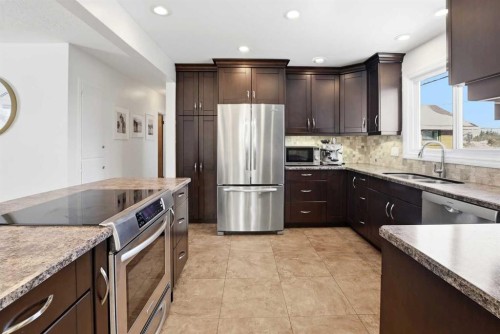 4409 43 Avenue, Red Deer, AB - Indoor Photo Showing Kitchen With Stainless Steel Kitchen With Upgraded Kitchen
