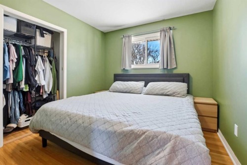 4409 43 Avenue, Red Deer, AB - Indoor Photo Showing Bedroom