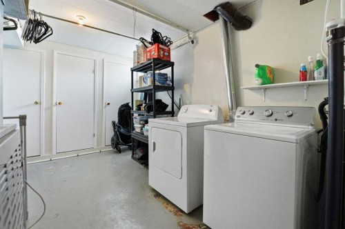 4409 43 Avenue, Red Deer, AB - Indoor Photo Showing Laundry Room