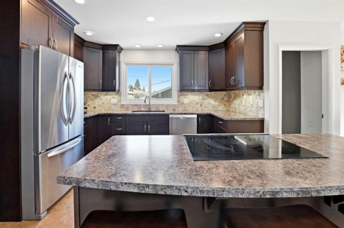 4409 43 Avenue, Red Deer, AB - Indoor Photo Showing Kitchen With Stainless Steel Kitchen With Upgraded Kitchen