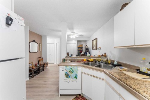 206-45 Gervais Road, St. Albert, AB - Indoor Photo Showing Kitchen With Double Sink