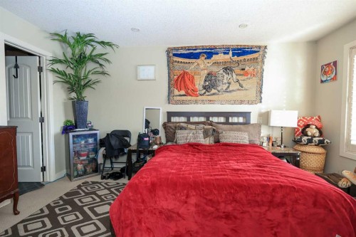 6 Shaw Close, Red Deer, AB - Indoor Photo Showing Bedroom