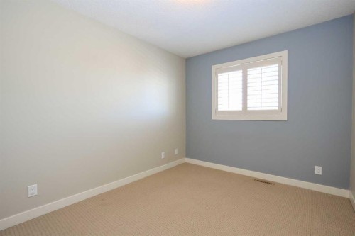 6 Shaw Close, Red Deer, AB - Indoor Photo Showing Other Room