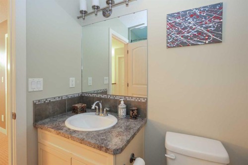 6 Shaw Close, Red Deer, AB - Indoor Photo Showing Bathroom