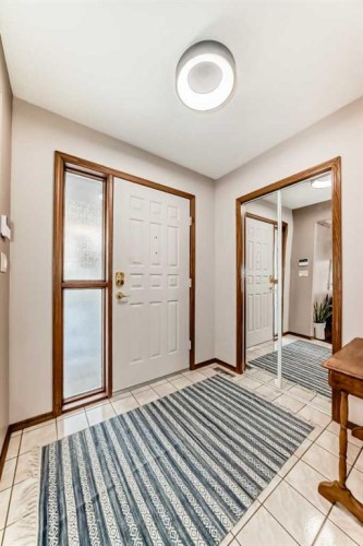 128 Dickenson Crescent, Red Deer, AB - Indoor Photo Showing Other Room