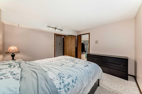 128 Dickenson Crescent, Red Deer, AB - Indoor Photo Showing Bedroom