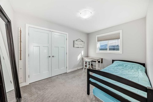 7 Victor Close, Sylvan Lake, AB - Indoor Photo Showing Bedroom