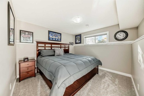 7 Victor Close, Sylvan Lake, AB - Indoor Photo Showing Bedroom