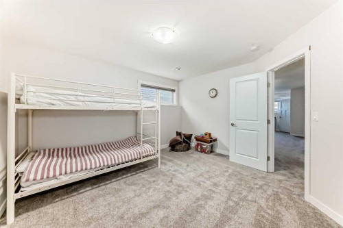 7 Victor Close, Sylvan Lake, AB - Indoor Photo Showing Bedroom