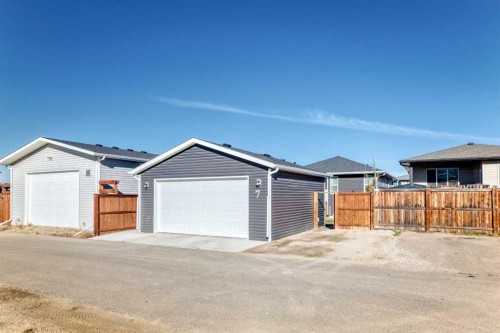 7 Victor Close, Sylvan Lake, AB - Outdoor With Exterior