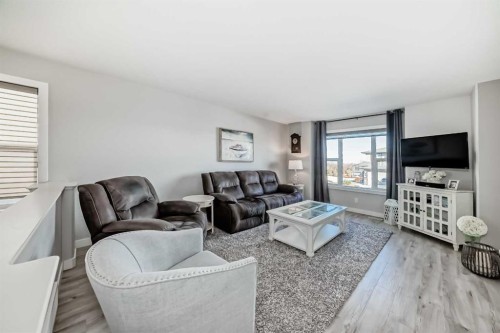 7 Victor Close, Sylvan Lake, AB - Indoor Photo Showing Living Room