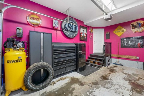 32 Legend Court, Sylvan Lake, AB - Indoor Photo Showing Other Room