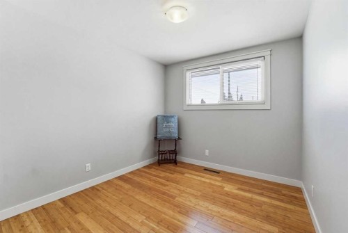 22 Freemont Close, Red Deer, AB - Indoor Photo Showing Other Room