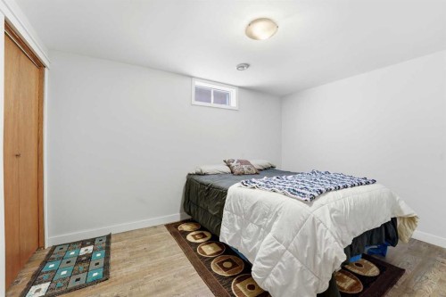 22 Freemont Close, Red Deer, AB - Indoor Photo Showing Bedroom