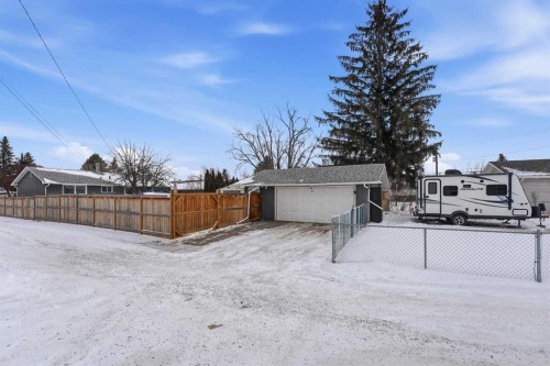22 Freemont Close, Red Deer, AB - Outdoor