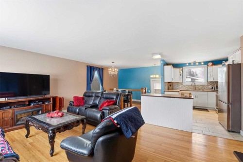 22 Freemont Close, Red Deer, AB - Indoor Photo Showing Other Room