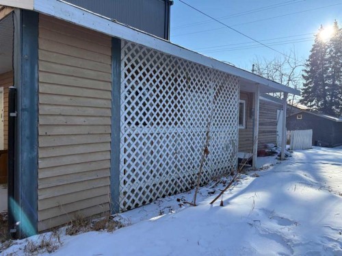 4929 50 Avenue, Bentley, AB 