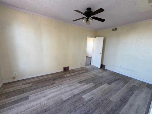 4929 50 Avenue, Bentley, AB 