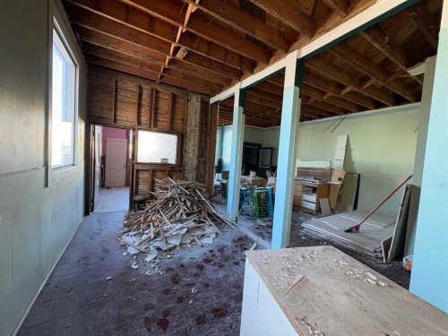 4929 50 Avenue, Bentley, AB 