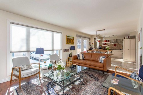 18 Mclevin Crescent, Red Deer, AB - Indoor Photo Showing Living Room