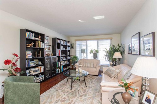18 Mclevin Crescent, Red Deer, AB - Indoor Photo Showing Living Room