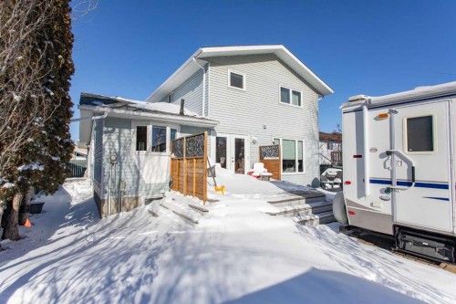 18 Mclevin Crescent, Red Deer, AB - Outdoor