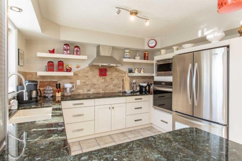18 Mclevin Crescent, Red Deer, AB - Indoor Photo Showing Kitchen