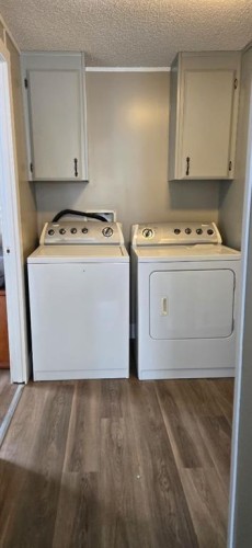 262053 Township Road 444, Rural Ponoka County, AB - Indoor Photo Showing Laundry Room