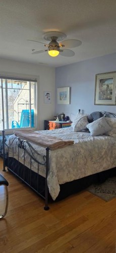 405-4425 Heritage Way, Lacombe, AB - Indoor Photo Showing Bedroom