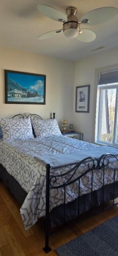 405-4425 Heritage Way, Lacombe, AB - Indoor Photo Showing Bedroom