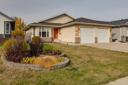 4903 56 Avenue  Innisfail, AB T4G 1Y7
