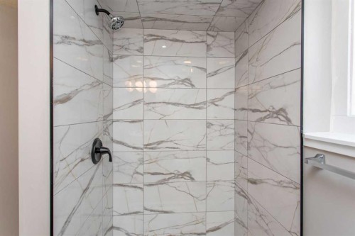 14 Silver Drive, Blackfalds, AB - Indoor Photo Showing Bathroom