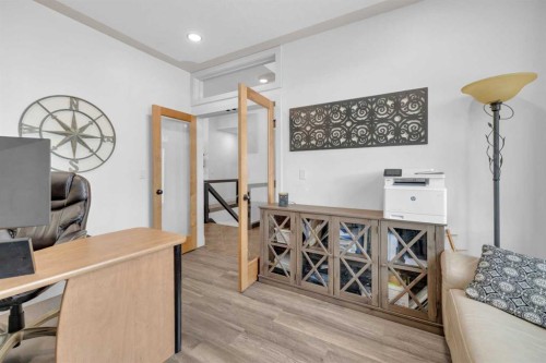 30 Law Close, Red Deer, AB - Indoor