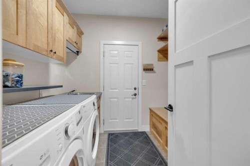 30 Law Close, Red Deer, AB - Indoor Photo Showing Laundry Room